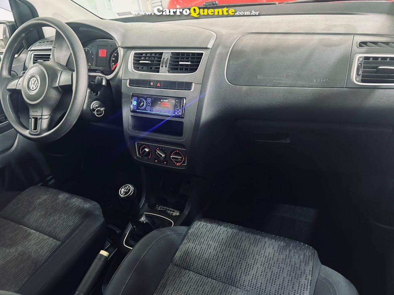 VOLKSWAGEN   FOX TRENDLINE 1.0 FLEX 8V 5P   PRETO 2014 1.0 FLEX - Loja