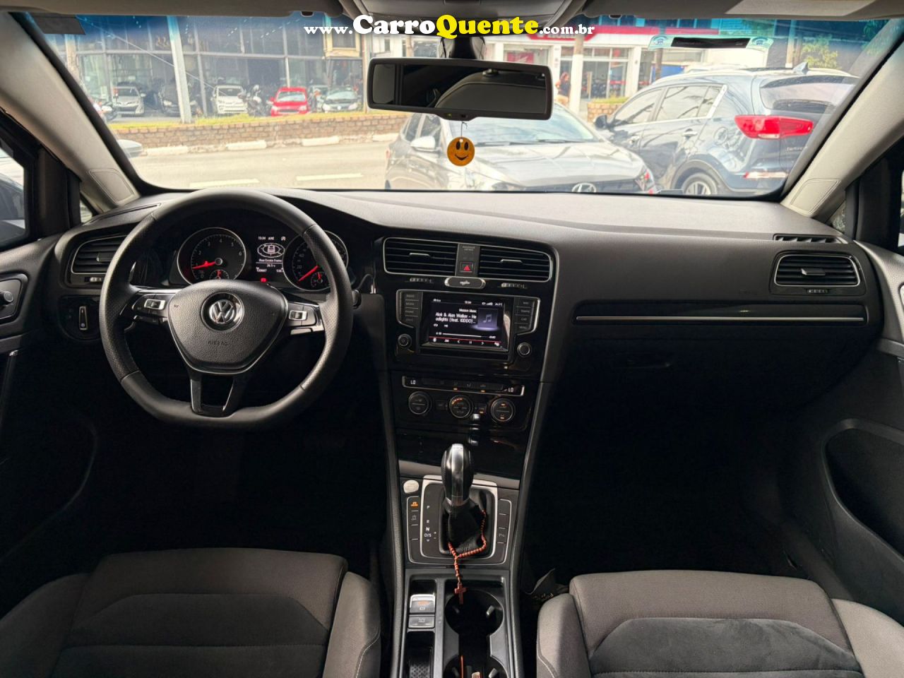 VOLKSWAGEN   GOLF HIGHLINE 1.4 TSI 140CV AUT.   PRETO 2014 1.4 GASOLINA - Loja