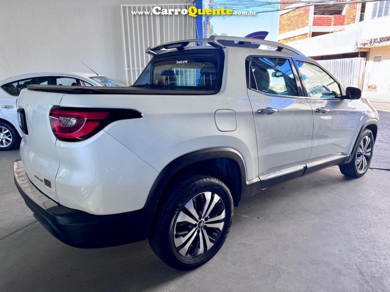 FIAT   TORO VOLCANO 2.0 16V 4X4 TB DIESEL AUT.   BRANCO 2023 2.0 DIESEL - Loja