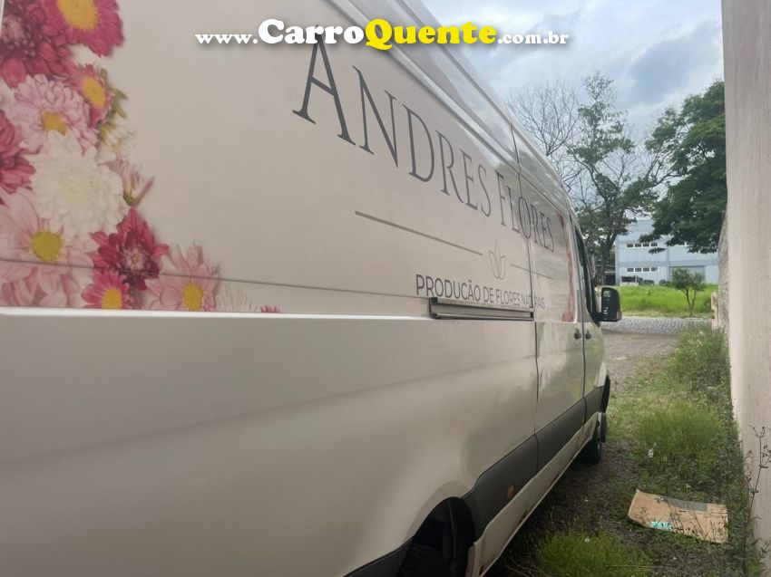 Mercedes-Benz SPRINTER 2.2 CDI DIESEL FURGÃO 516 TA EXTRA LONGO MANUAL - Loja