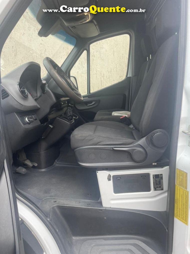 Mercedes-Benz SPRINTER 2.2 CDI DIESEL FURGÃO 516 TA EXTRA LONGO MANUAL - Loja