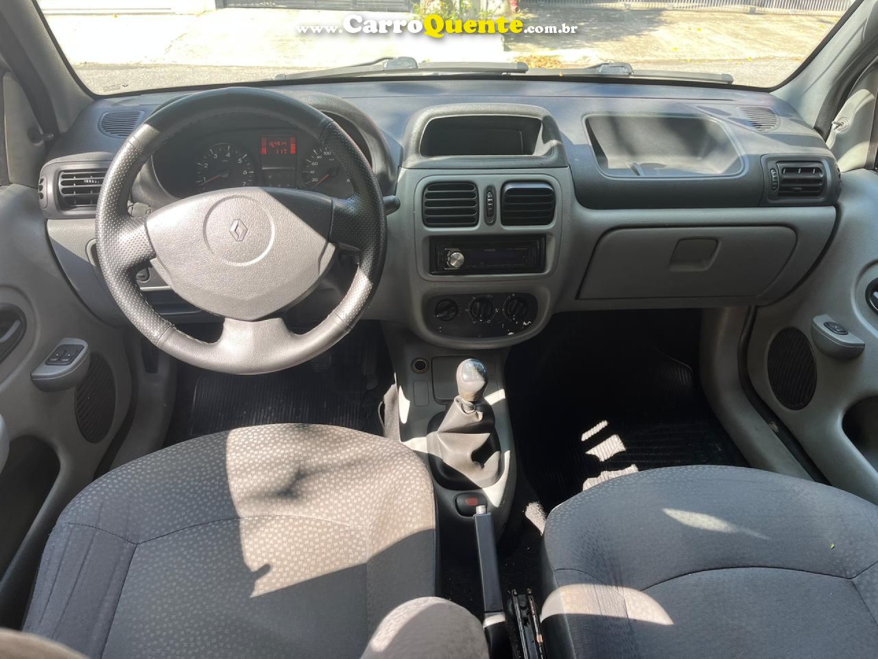 RENAULT   CLIO HI-FLEX 1.0 16V 5P   PRATA 2011 1.0 GASOLINA - Loja