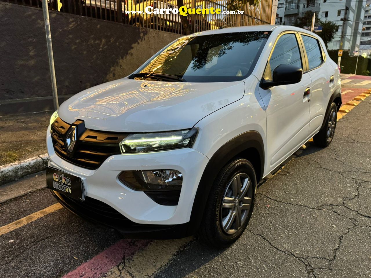 RENAULT   KWID ZEN 1.0 FLEX 12V 5P MEC.   BRANCO 2023 1.0 FLEX - Loja