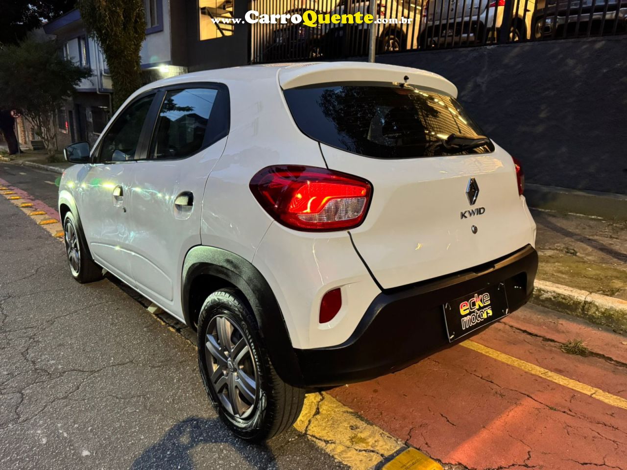 RENAULT   KWID ZEN 1.0 FLEX 12V 5P MEC.   BRANCO 2023 1.0 FLEX - Loja