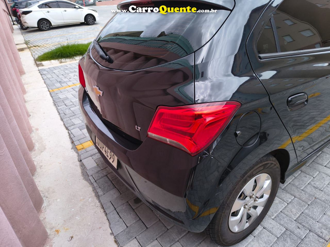 CHEVROLET   ONIX HATCH LT 1.0 8V FLEXPOWER 5P MEC.   PRETO 2019 1.0 FLEX - Loja