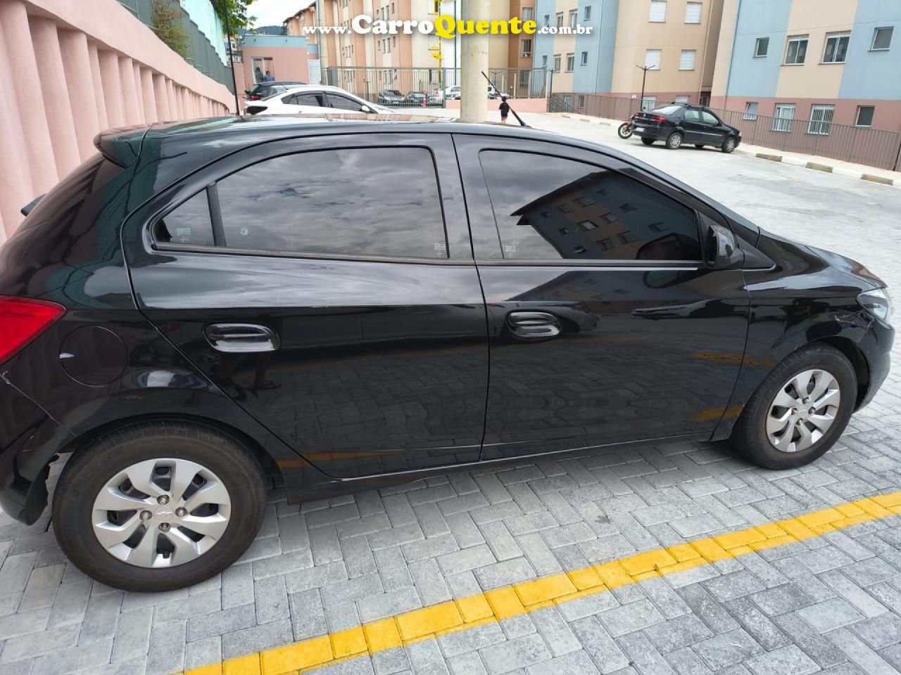 CHEVROLET   ONIX HATCH LT 1.0 8V FLEXPOWER 5P MEC.   PRETO 2019 1.0 FLEX - Loja