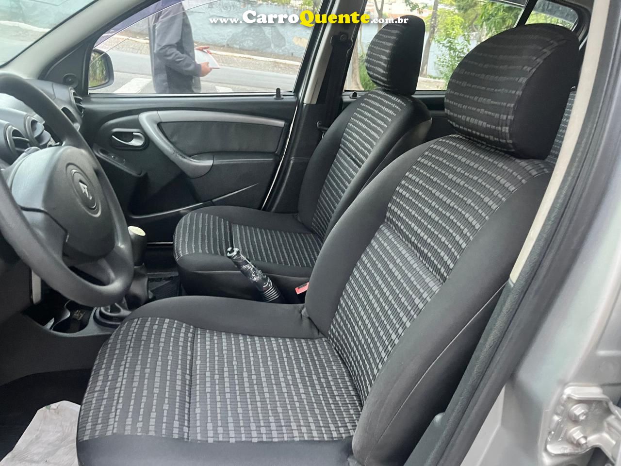 RENAULT   SANDERO EXPRESSION HI-FLEX 1.6 8V 5P   PRATA 2012 1.6 GASOLINA - Loja