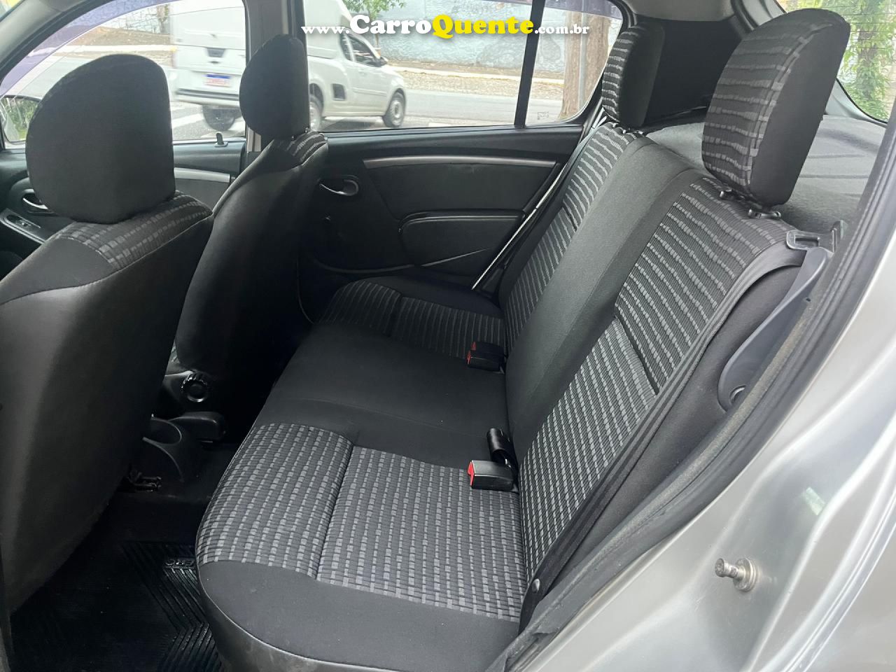 RENAULT   SANDERO EXPRESSION HI-FLEX 1.6 8V 5P   PRATA 2012 1.6 GASOLINA - Loja
