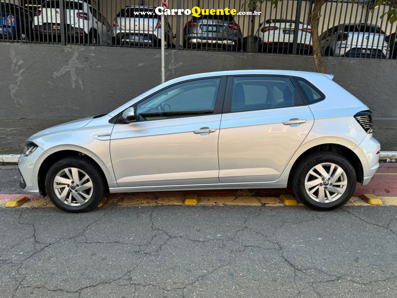 VOLKSWAGEN   POLO COMFORTLINE TSI 1.0 FLEX 12V AUT.   PRATA 2025 1.0 FLEX - Loja