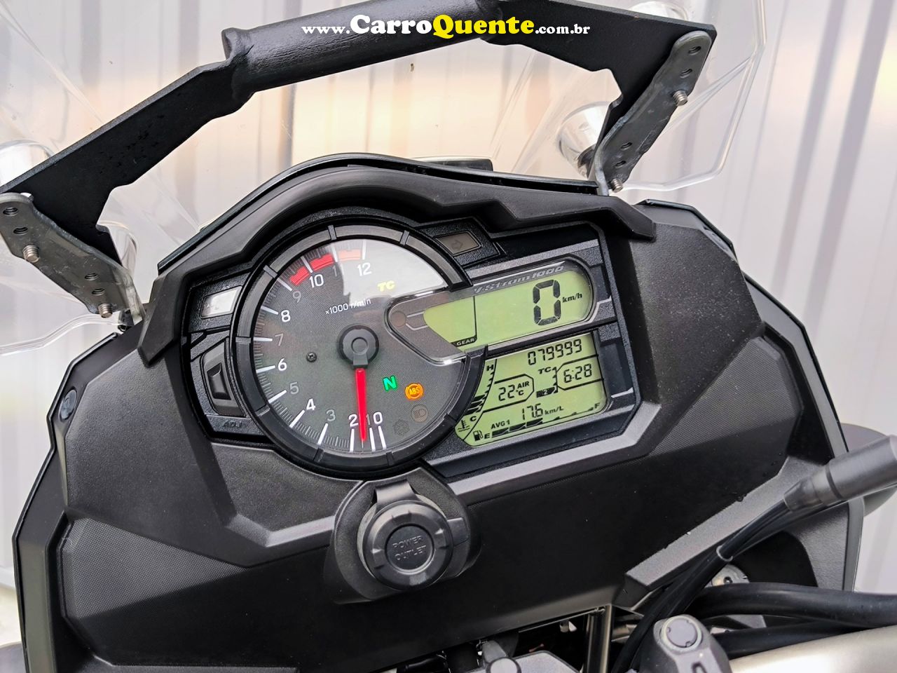 SUZUKI   SUZUKI V-STROM 1000 XT   AMARELO 2019 1000 GASOLINA - Loja