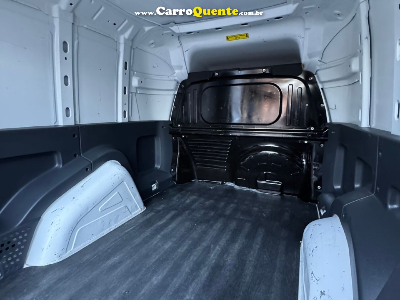 FIAT   FIATFIORINO ENDURANCE   BRANCO 2025 1.4 FLEX - Loja
