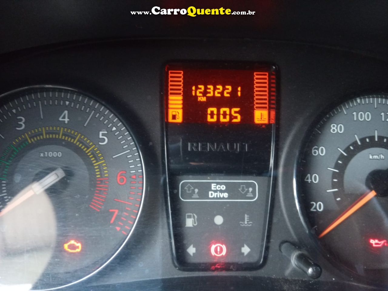 RENAULT   CLIO AUTHENTIQUE 1.0   PRETO 2015 1.0 FLEX - Loja