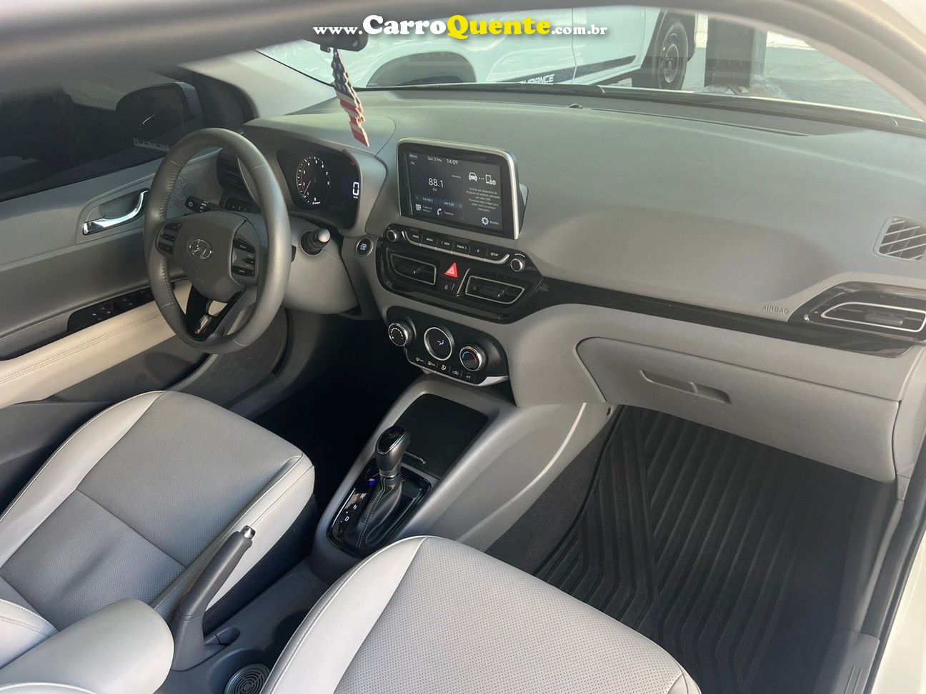 HYUNDAI HB20S 1.0 TGDI DIAMOND PLUS 2021 - Loja