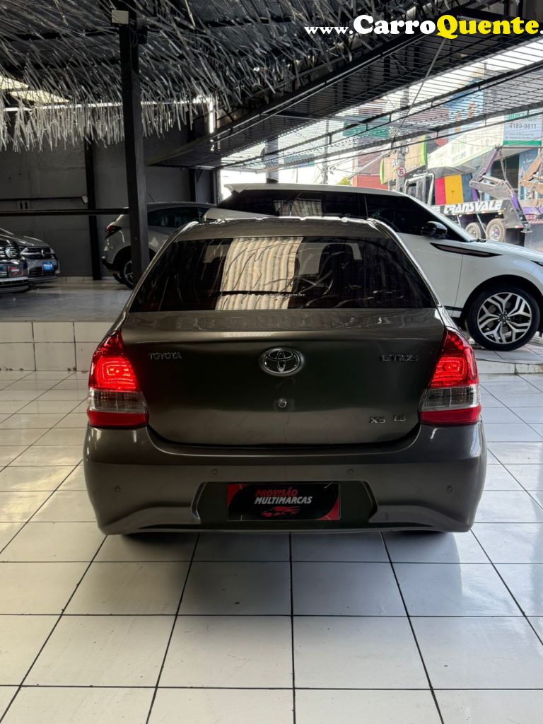 TOYOTA   ETIOS XS 1.5 FLEX 16V 5P MEC.   CINZA 2018 1.5 FLEX - Loja