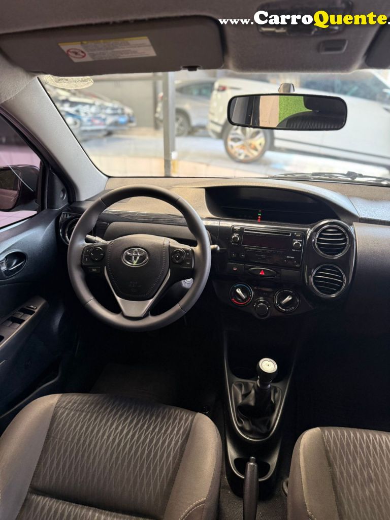 TOYOTA   ETIOS XS 1.5 FLEX 16V 5P MEC.   CINZA 2018 1.5 FLEX - Loja