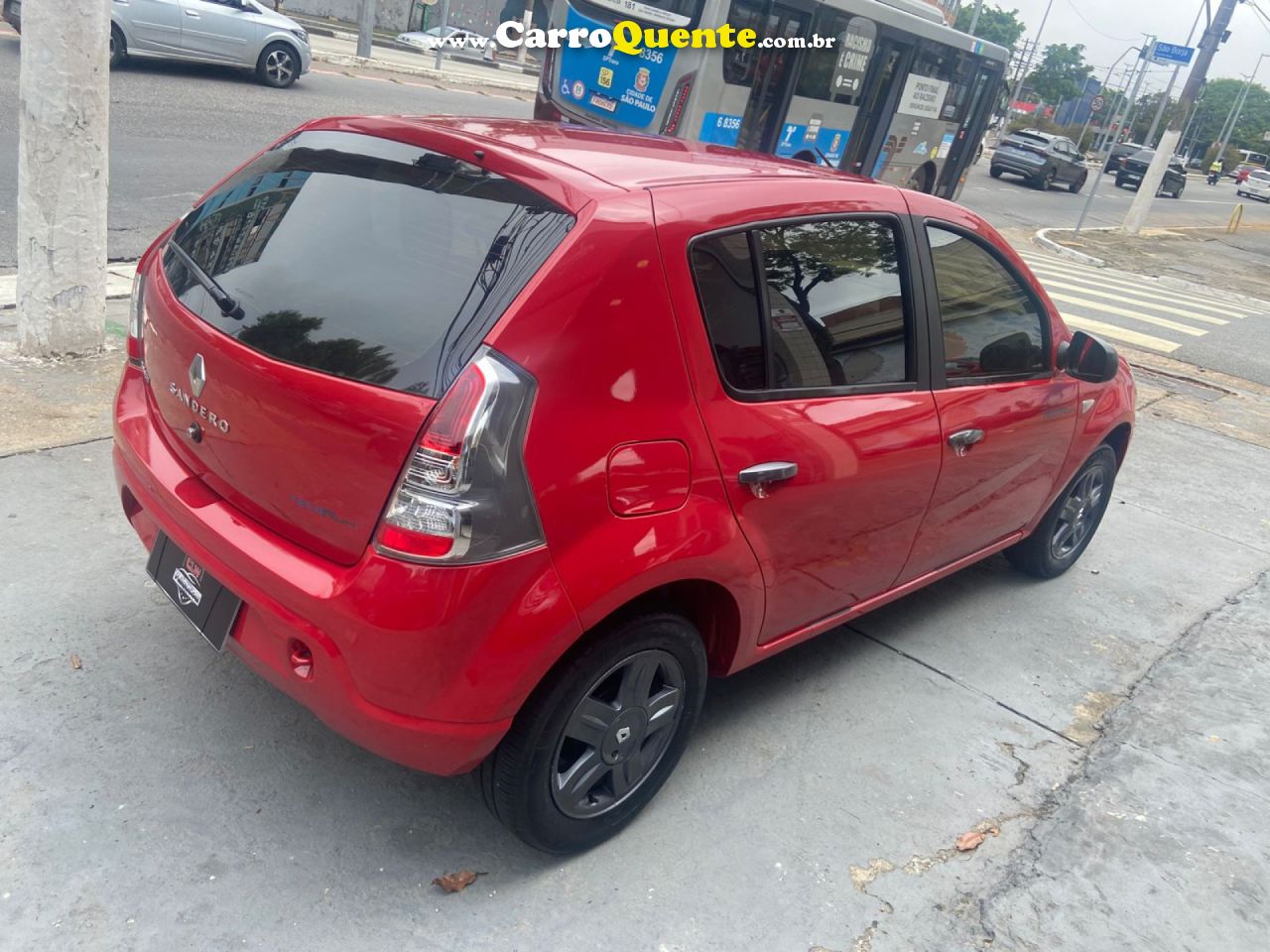 RENAULT   SANDERO TECHRUN HI-FLEX 1.0 16V 5P   VERMELHO 2014 1.0 FLEX - Loja