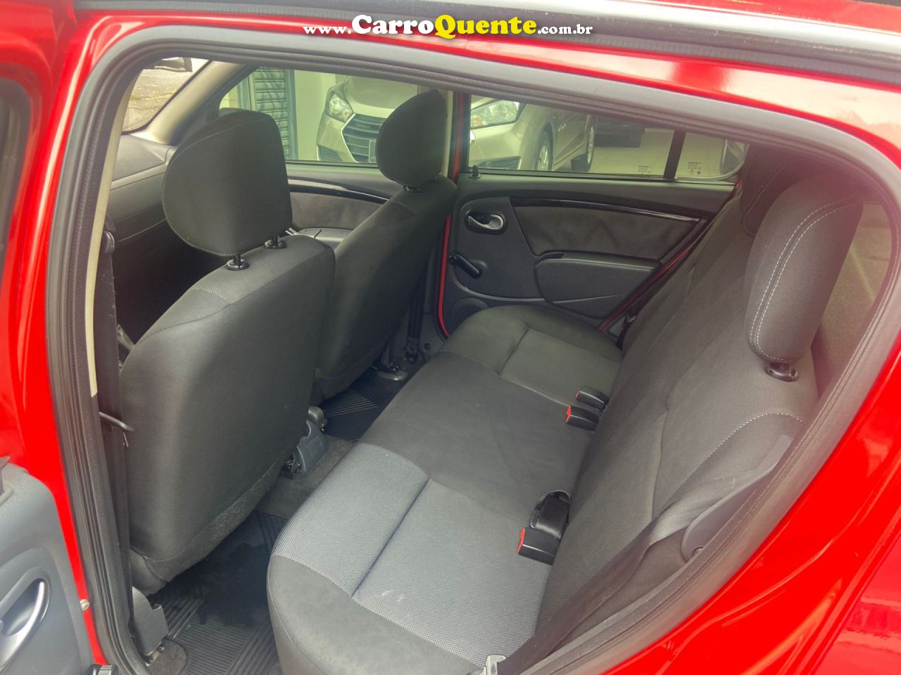 RENAULT   SANDERO TECHRUN HI-FLEX 1.0 16V 5P   VERMELHO 2014 1.0 FLEX - Loja