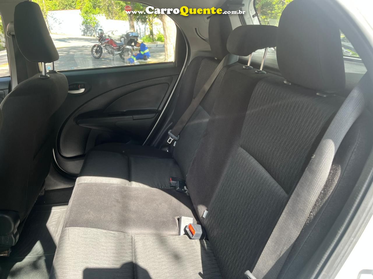 TOYOTA   ETIOS X PLUS 1.5 FLEX 16V 5P AUT.   PRATA 2021 1.5 FLEX - Loja
