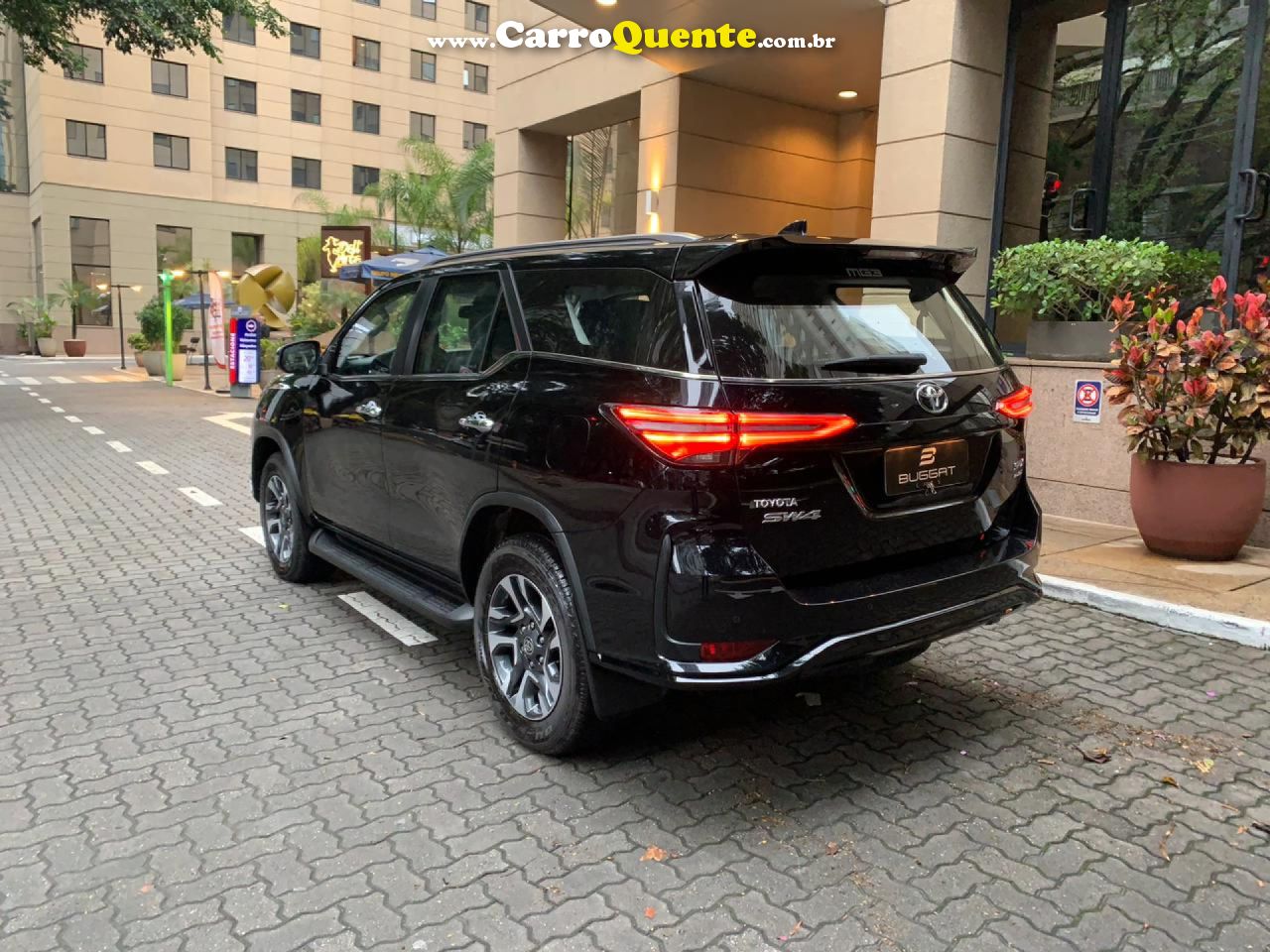 TOYOTA   2.8 D-4D TURBO DIESEL SRX PLATINUM 7L 4X4 AUTOMÁTICO   PRETO 2026 2.8 DIESEL - Loja