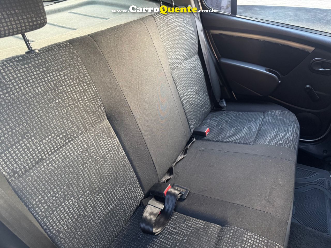 RENAULT   SANDERO EXPRESSION HI-FLEX 1.0 16V 5P   PRATA 2010 1.0 GASOLINA - Loja