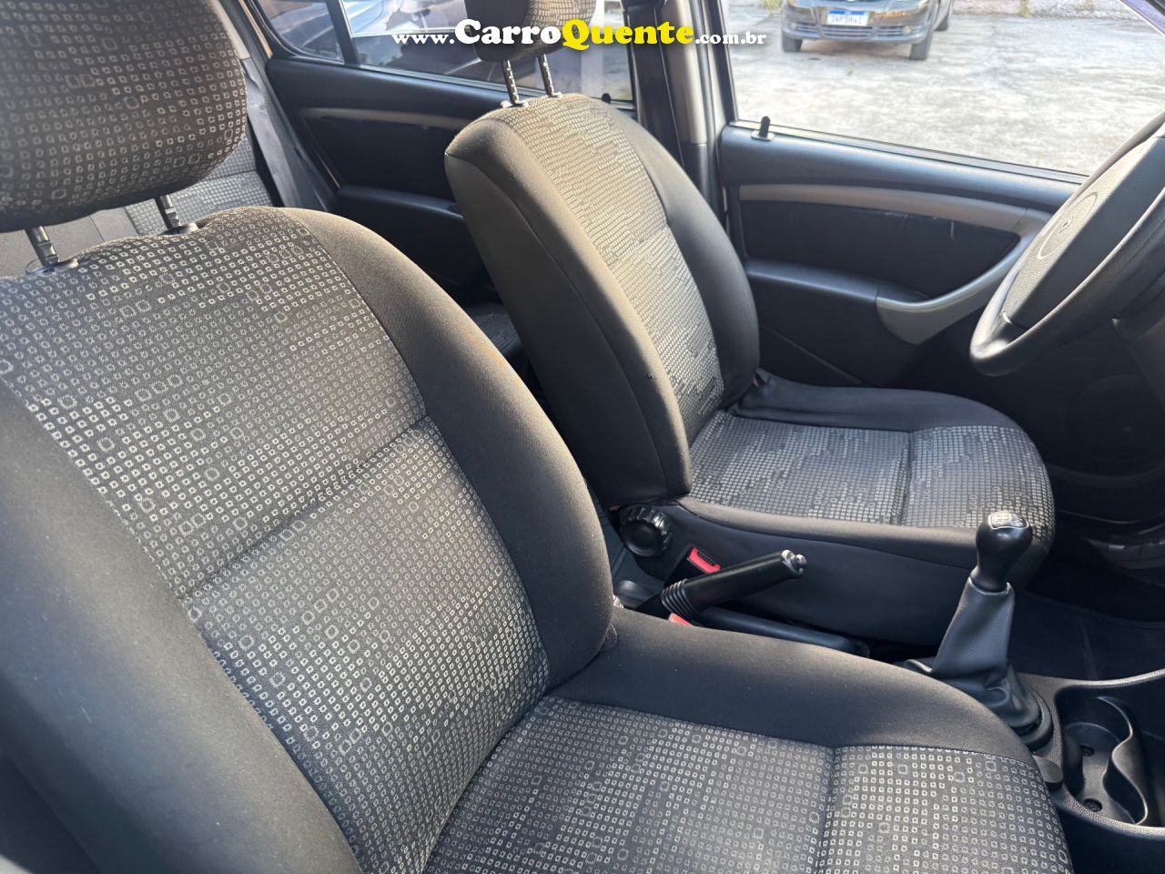 RENAULT   SANDERO EXPRESSION HI-FLEX 1.0 16V 5P   PRATA 2010 1.0 GASOLINA - Loja