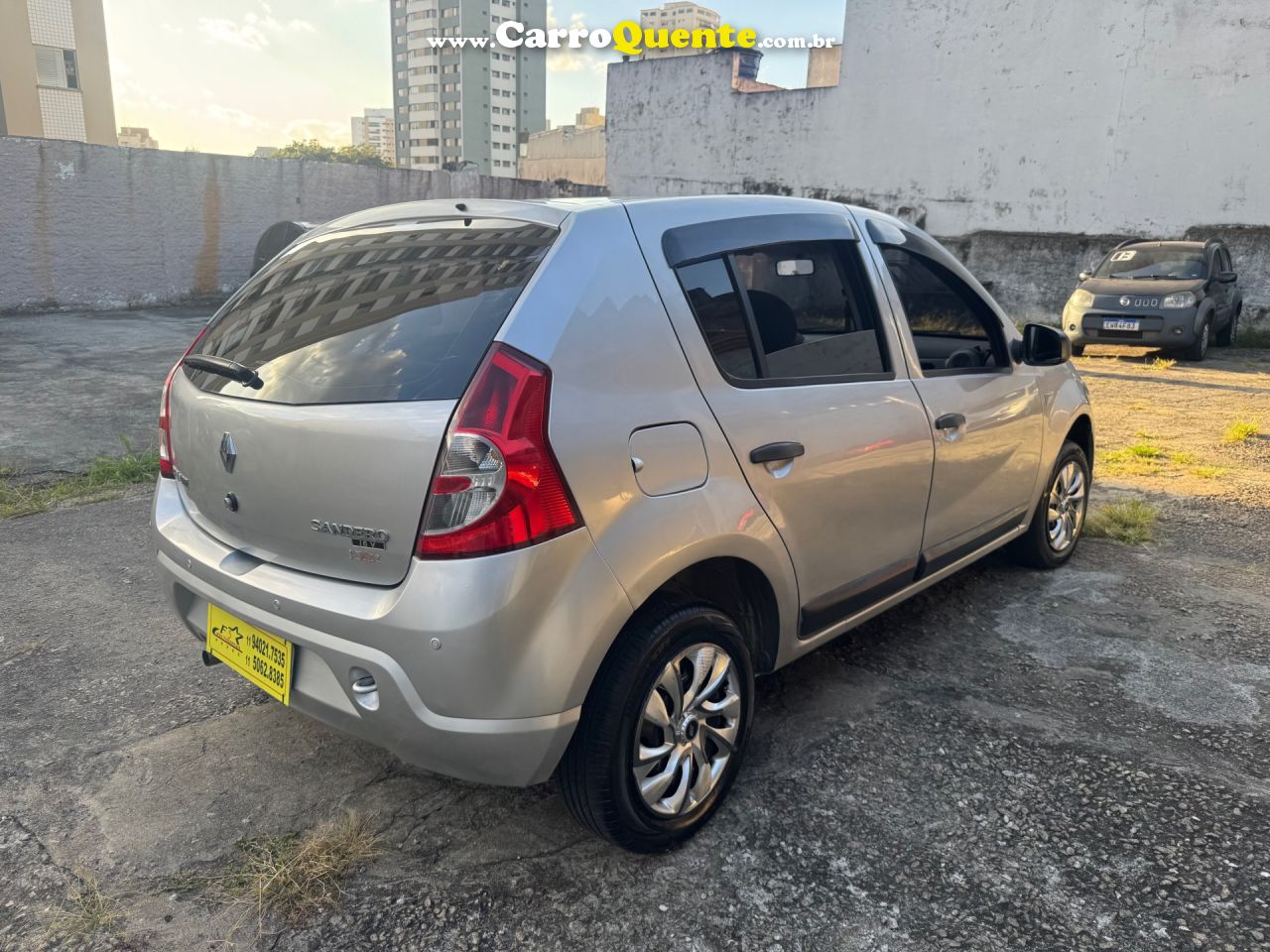 RENAULT   SANDERO EXPRESSION HI-FLEX 1.0 16V 5P   PRATA 2010 1.0 GASOLINA - Loja