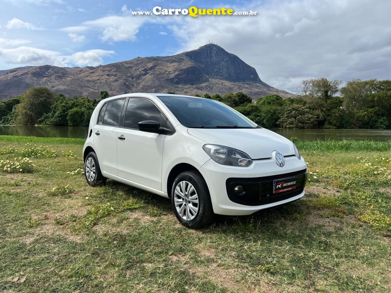 VOLKSWAGEN   UP! TAKE 1.0 TOTAL FLEX 12V 5P   BRANCO 2016 1.0 FLEX - Loja