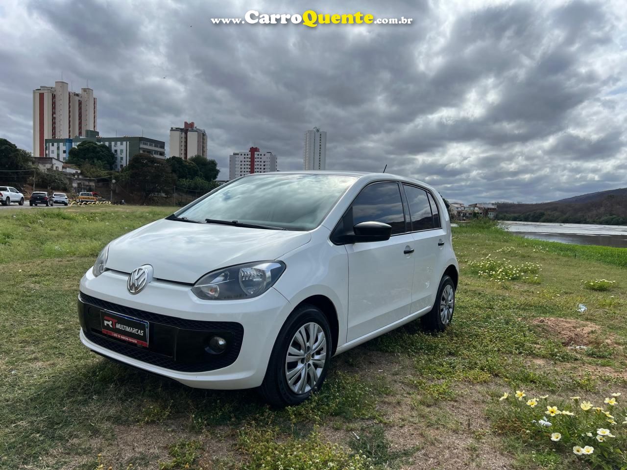 VOLKSWAGEN   UP! TAKE 1.0 TOTAL FLEX 12V 5P   BRANCO 2016 1.0 FLEX - Loja