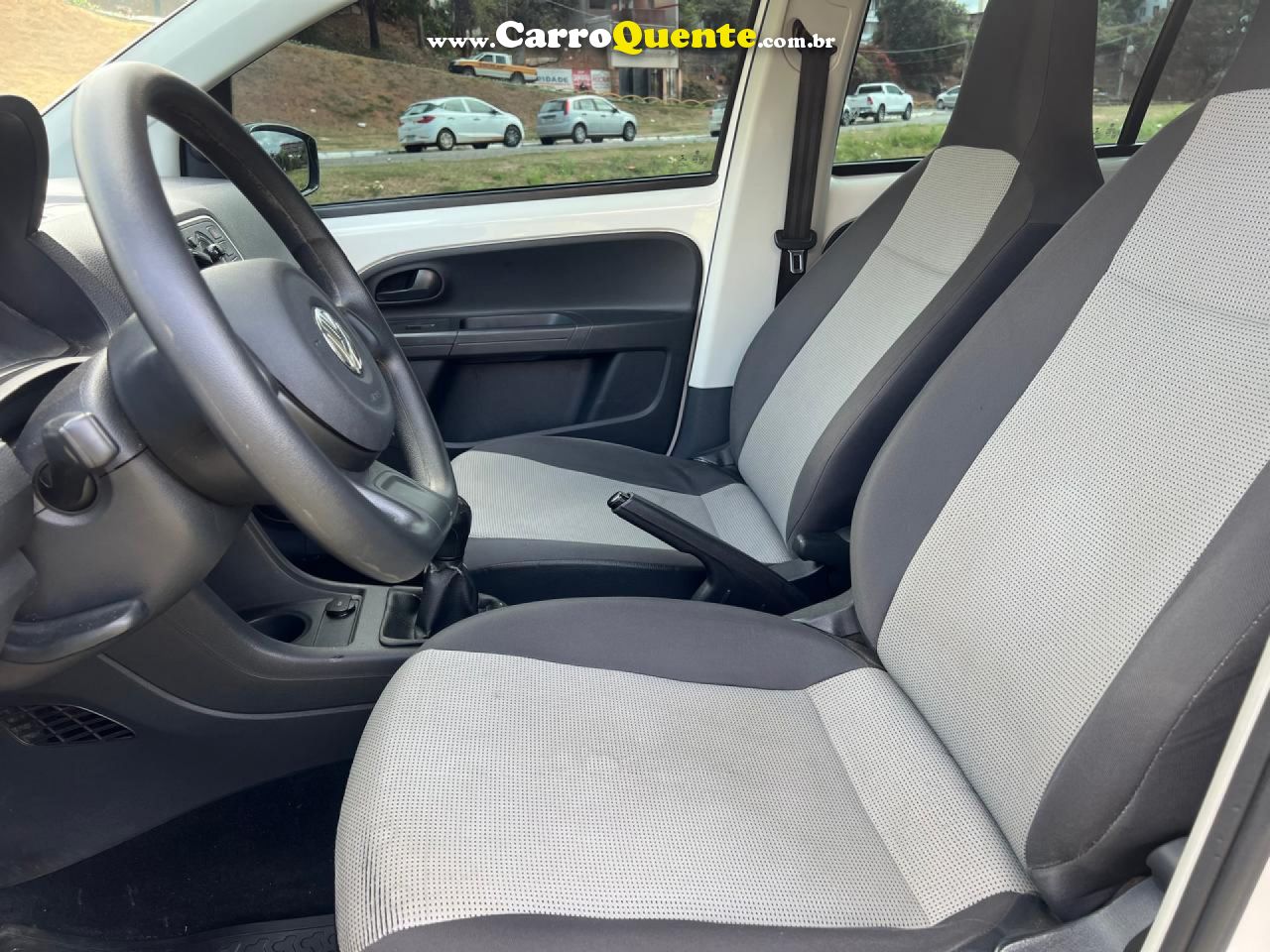 VOLKSWAGEN   UP! TAKE 1.0 TOTAL FLEX 12V 5P   BRANCO 2016 1.0 FLEX - Loja