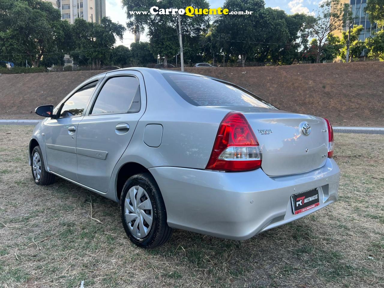 TOYOTA   ETIOS XS 1.5 FLEX 16V 5P AUT.   PRATA 2018 1.5 FLEX - Loja