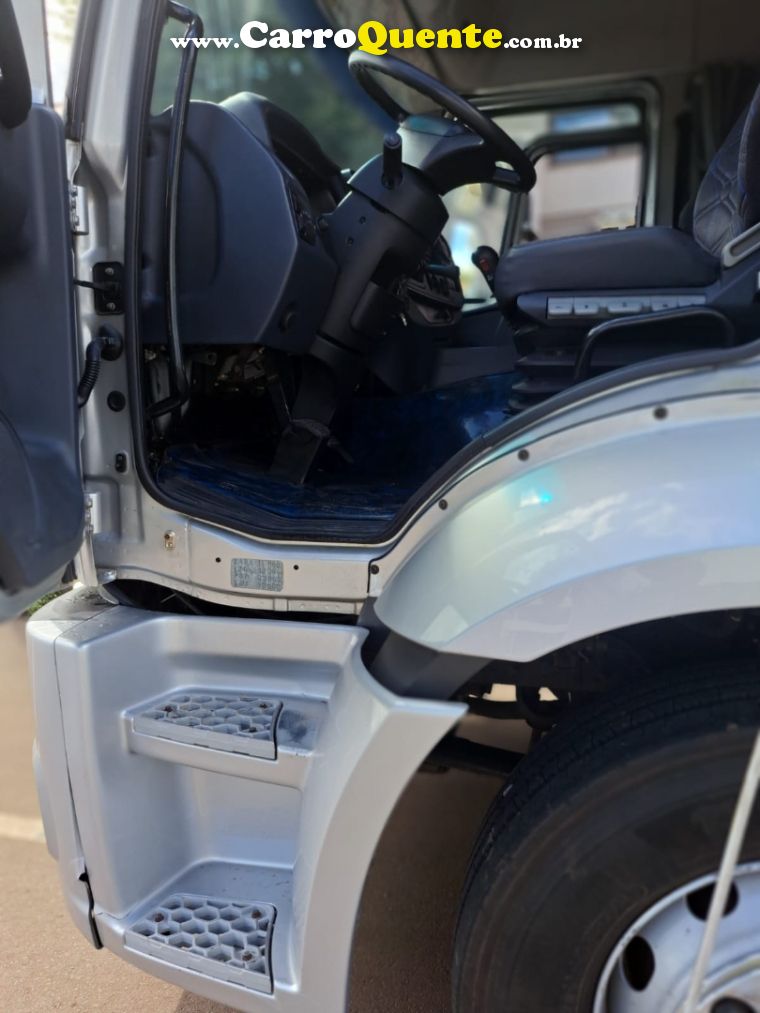 Ford Cargo 2429 CARGO 2429 E 6x2 Turbo (E5) - Loja