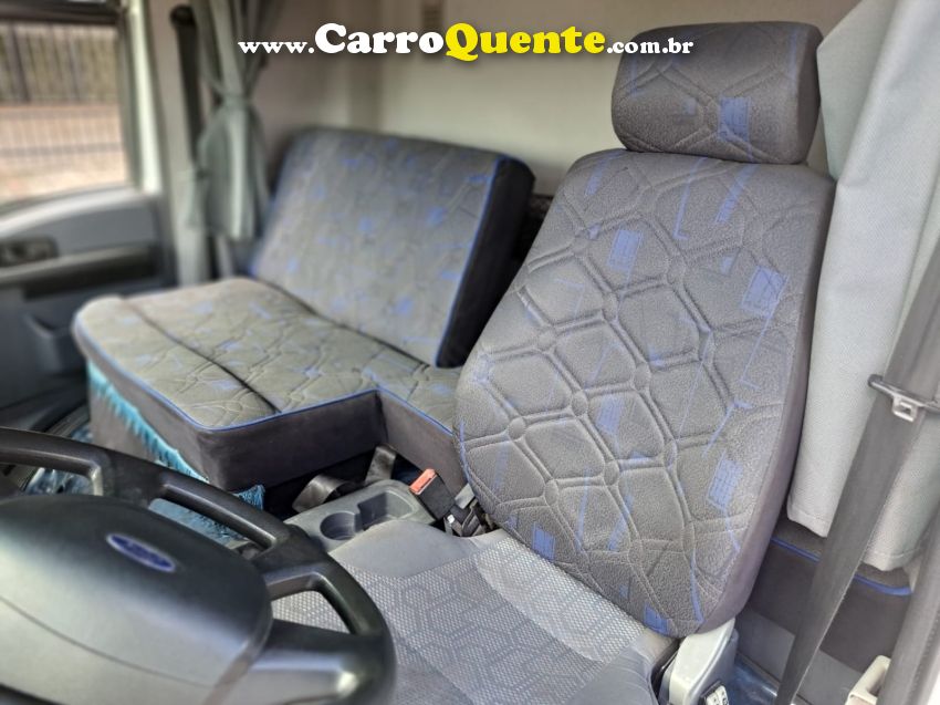 Ford Cargo 2429 CARGO 2429 E 6x2 Turbo (E5) - Loja