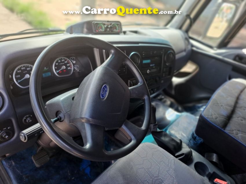 Ford Cargo 2429 CARGO 2429 E 6x2 Turbo (E5) - Loja