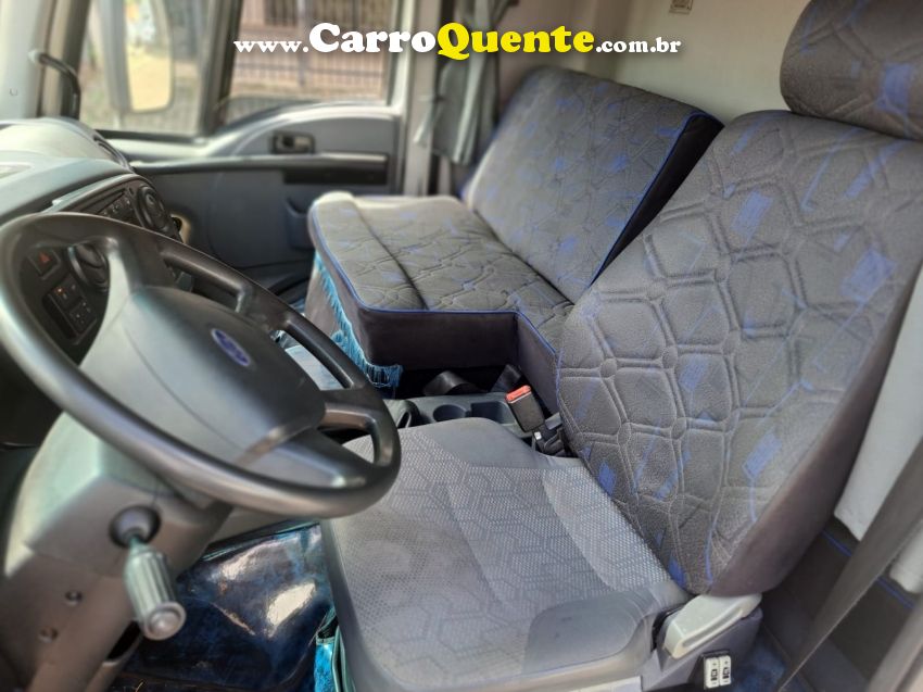 Ford Cargo 2429 CARGO 2429 E 6x2 Turbo (E5) - Loja