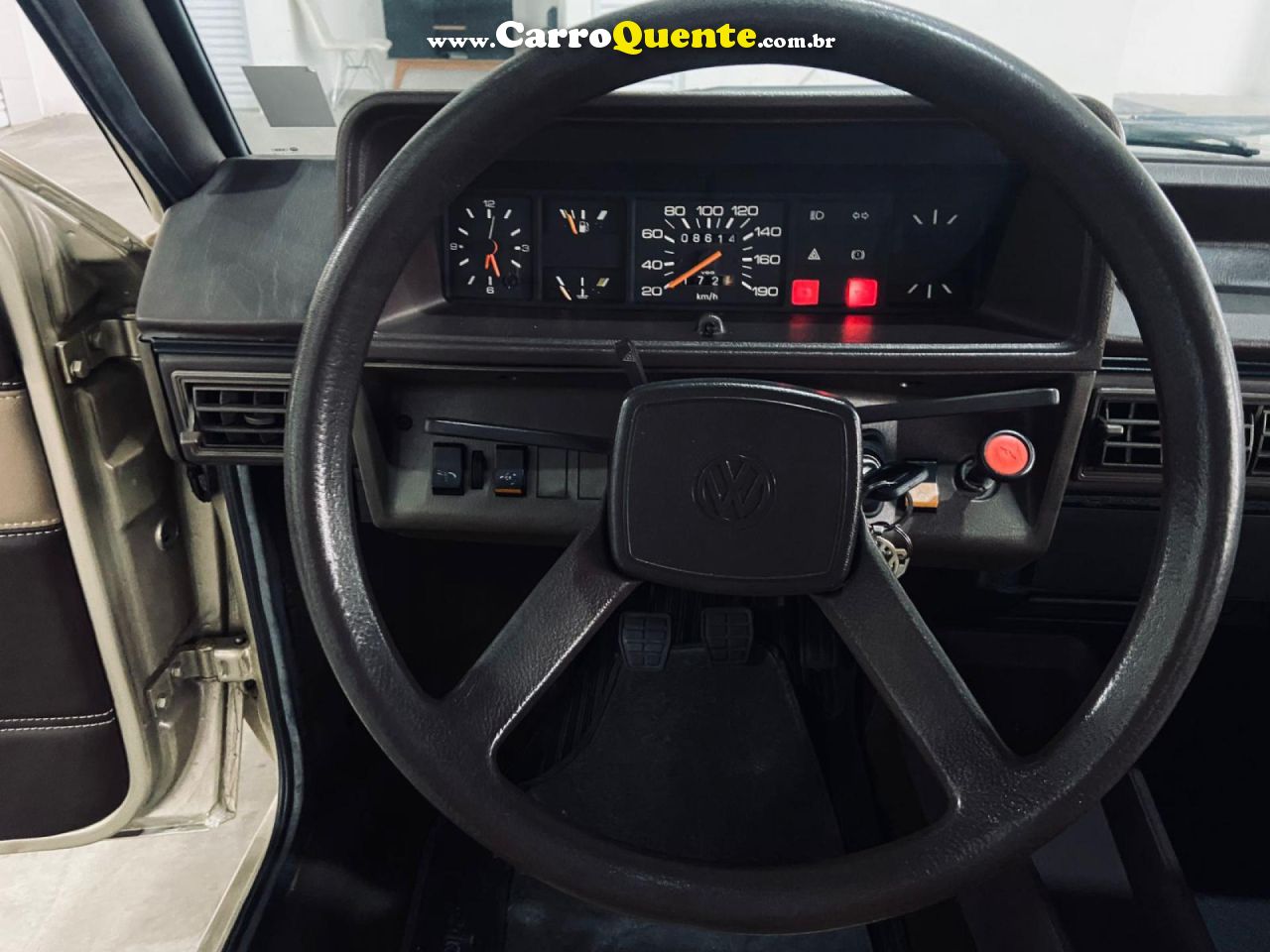 VOLKSWAGEN   VOYAGE LLSPLUSGLSSSPORTSUPER L.ANG   BEGE 1986 1.6 GASOLINA - Loja