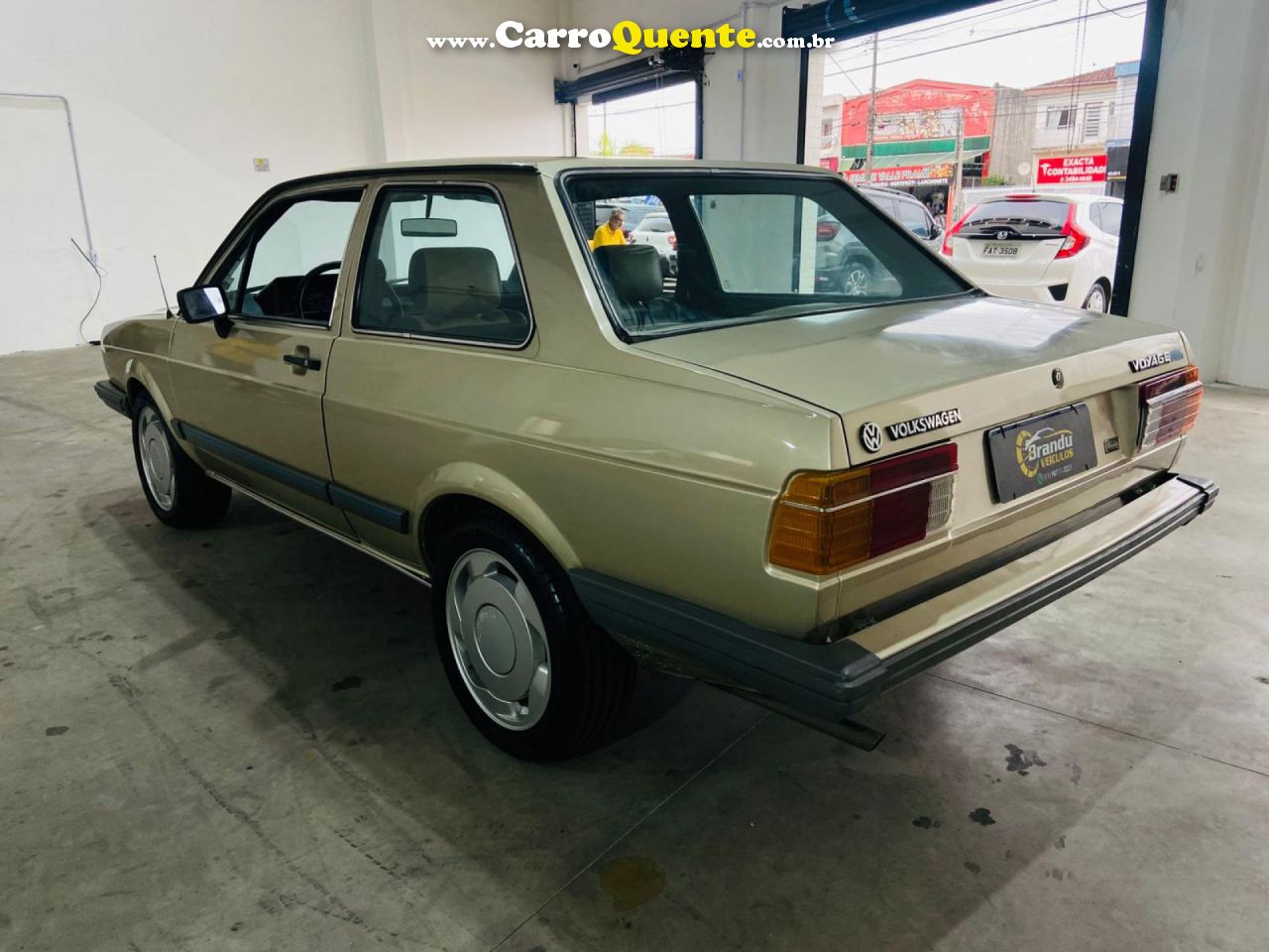 VOLKSWAGEN   VOYAGE LLSPLUSGLSSSPORTSUPER L.ANG   BEGE 1986 1.6 GASOLINA - Loja