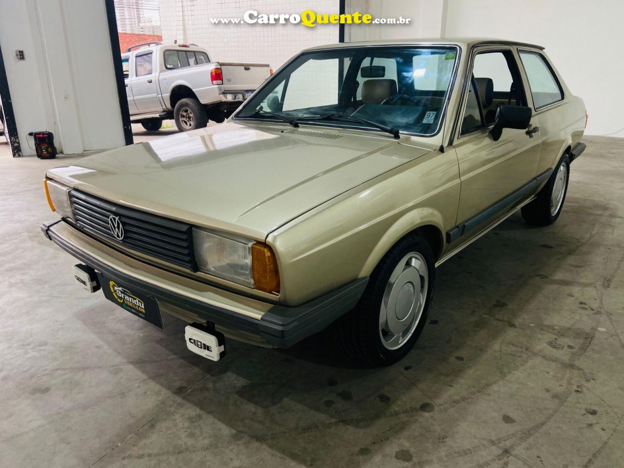 VOLKSWAGEN   VOYAGE LLSPLUSGLSSSPORTSUPER L.ANG   BEGE 1986 1.6 GASOLINA - Loja