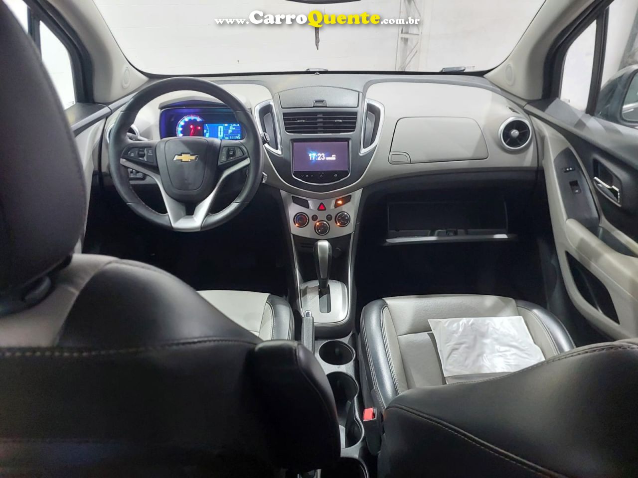 CHEVROLET   TRACKER LTZ 1.8 16V FLEX 4X2 AUT.   PRETO 2014 1.8 FLEX - Loja