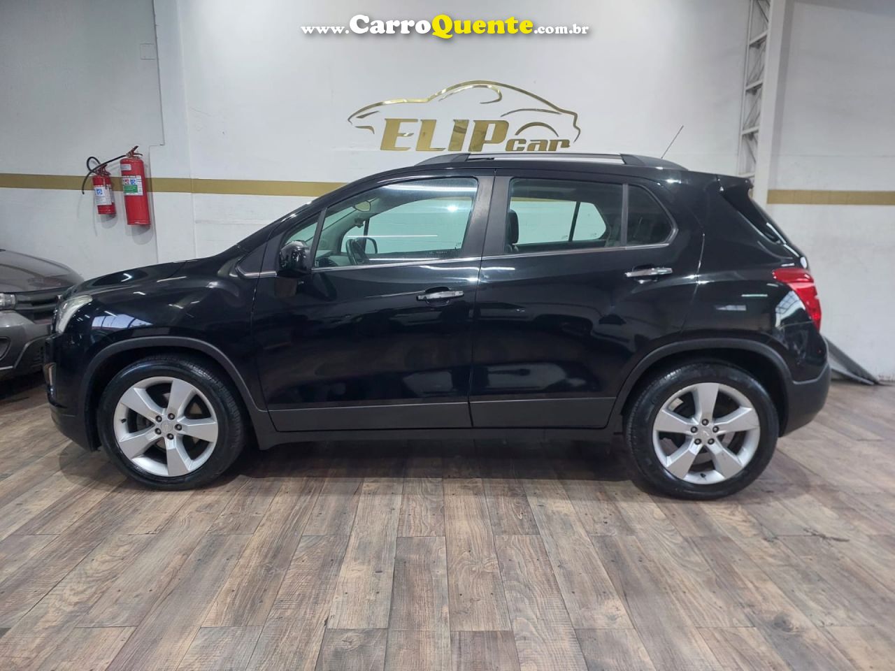 CHEVROLET   TRACKER LTZ 1.8 16V FLEX 4X2 AUT.   PRETO 2014 1.8 FLEX - Loja