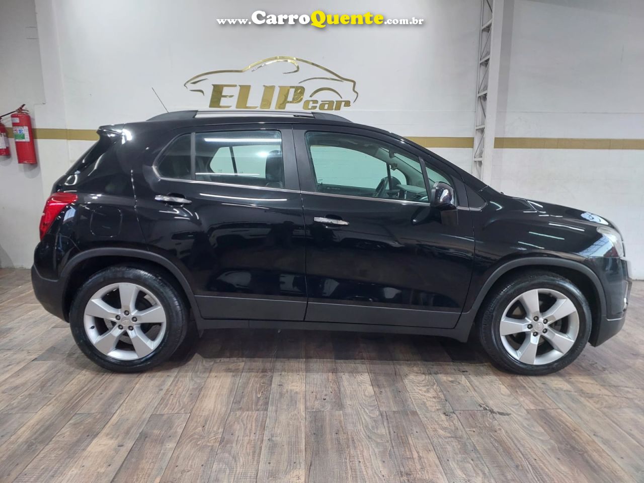 CHEVROLET   TRACKER LTZ 1.8 16V FLEX 4X2 AUT.   PRETO 2014 1.8 FLEX - Loja