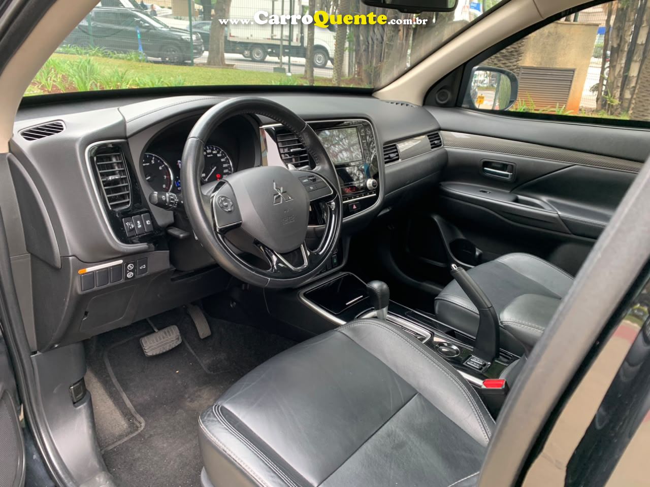 MITSUBISHI   2.0 MIVEC GASOLINA HPE AUTOMÁT   PRETO 2020 2.0 GASOLINA - Loja