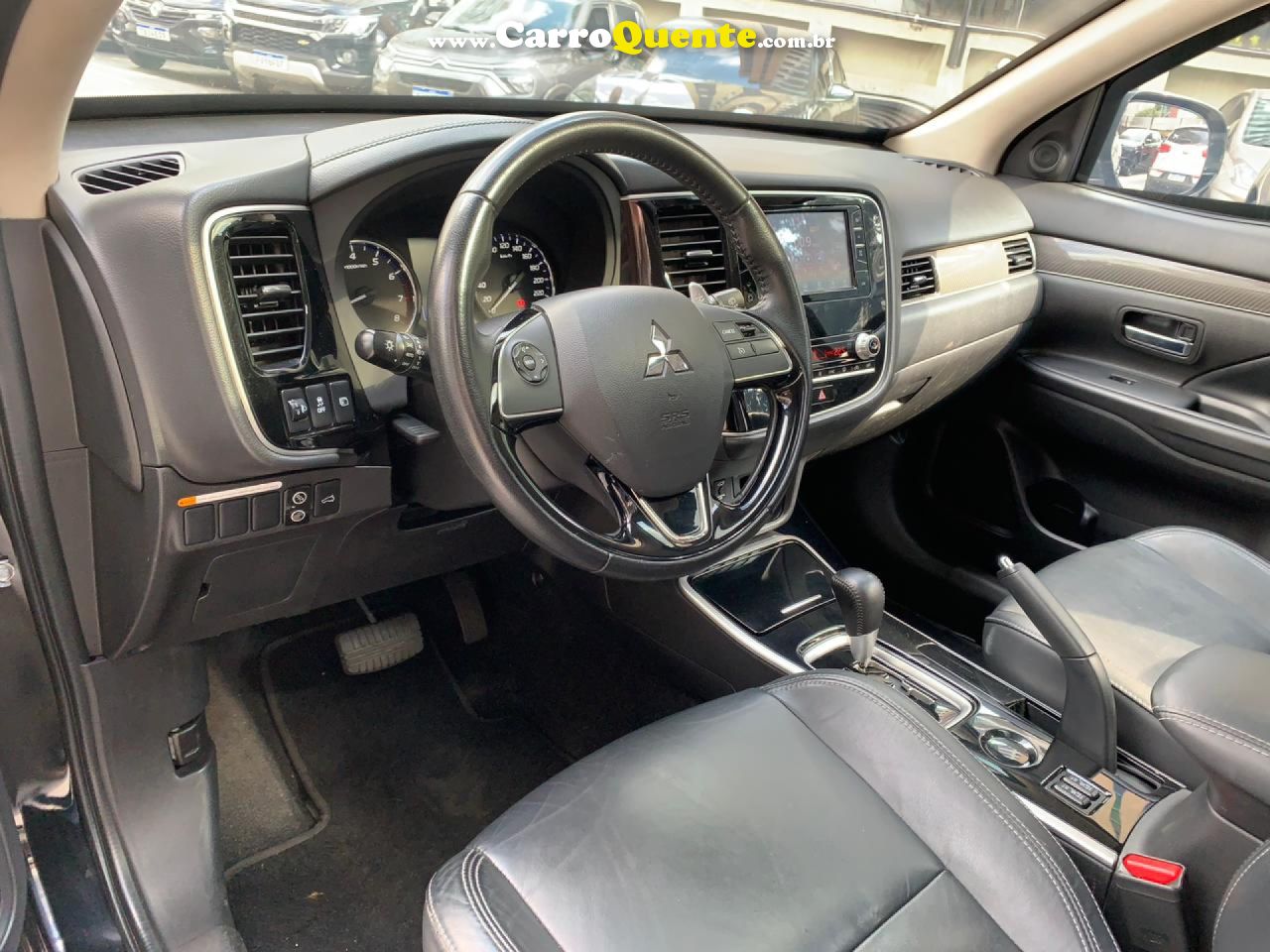 MITSUBISHI   2.0 MIVEC GASOLINA HPE AUTOMÁT   PRETO 2020 2.0 GASOLINA - Loja