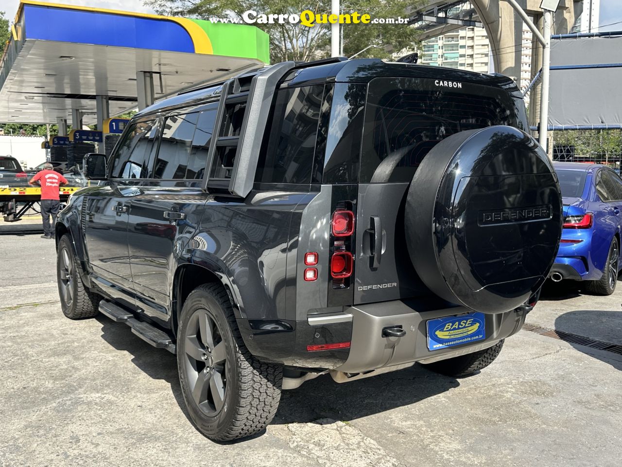 LAND ROVER   LAND ROVER DEFENDER 3.0 D300 TURBO DIESEL MHEV 110 X-DYNAMIC HSE AWD AUTOMÁTICO   CINZA 2024 3.0 TD DIESEL - Loja