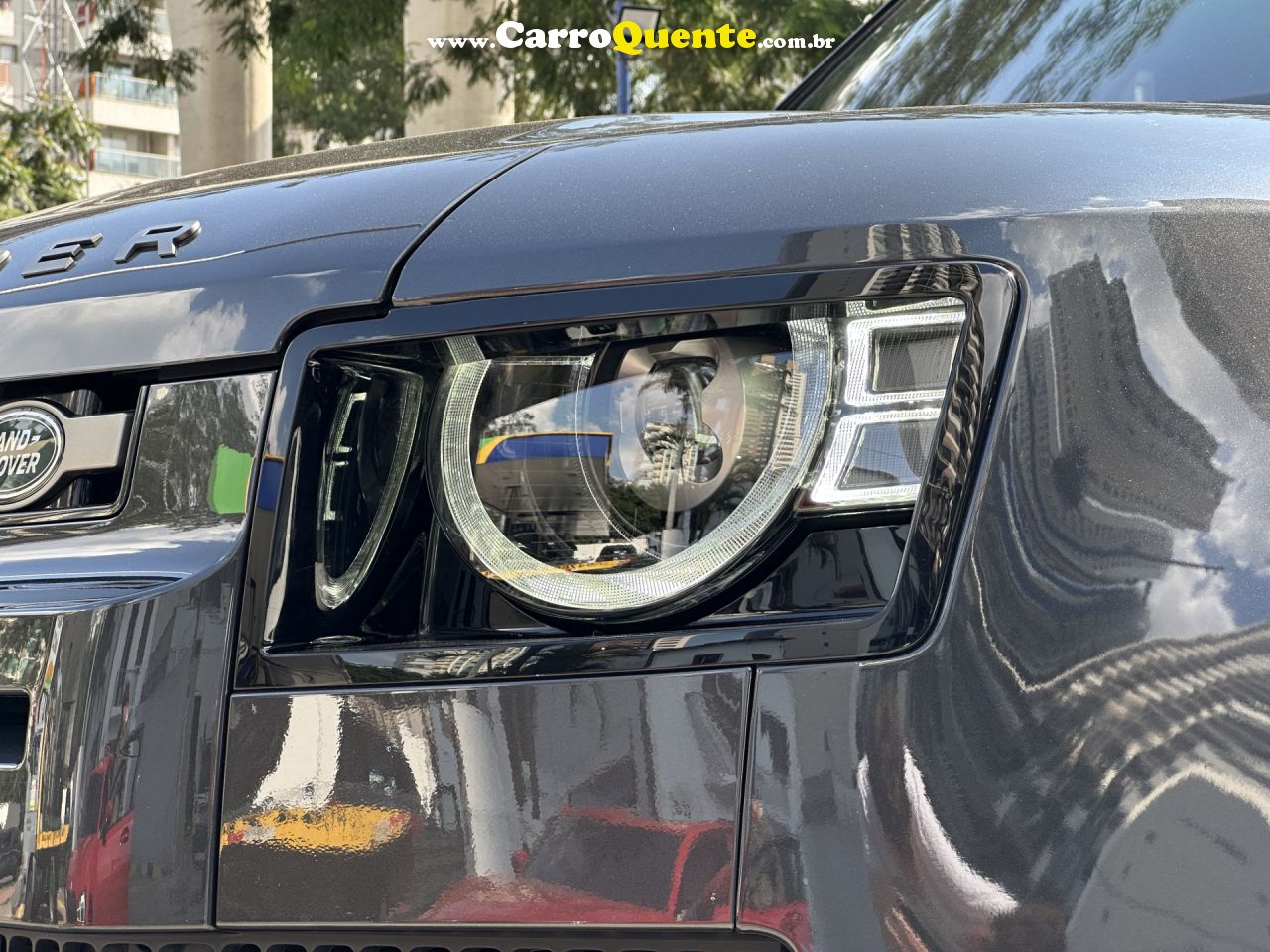 LAND ROVER   LAND ROVER DEFENDER 3.0 D300 TURBO DIESEL MHEV 110 X-DYNAMIC HSE AWD AUTOMÁTICO   CINZA 2024 3.0 TD DIESEL - Loja