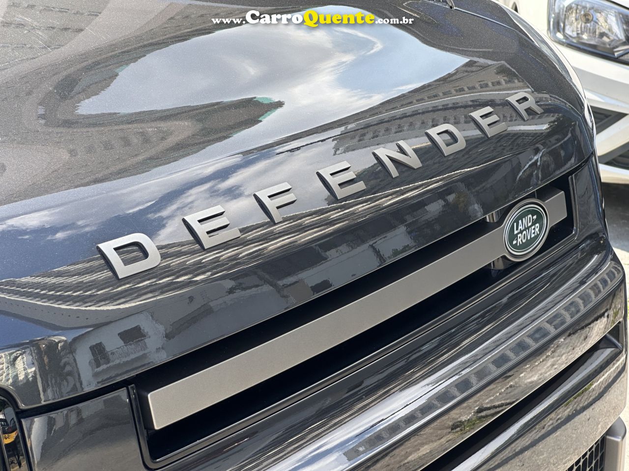 LAND ROVER   LAND ROVER DEFENDER 3.0 D300 TURBO DIESEL MHEV 110 X-DYNAMIC HSE AWD AUTOMÁTICO   CINZA 2024 3.0 TD DIESEL - Loja