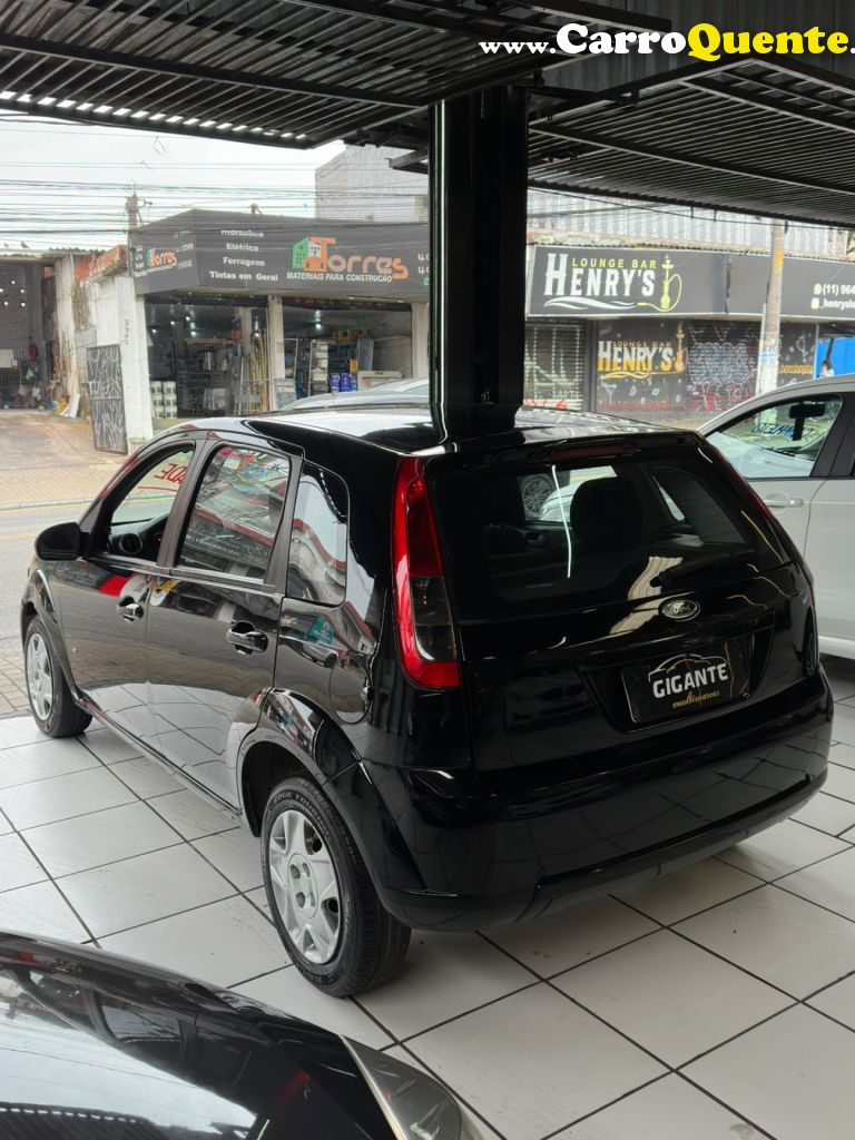 FORD   FIESTA SE 1.0 8V FLEX 5P   PRETO 2014 1.0 FLEX - Loja