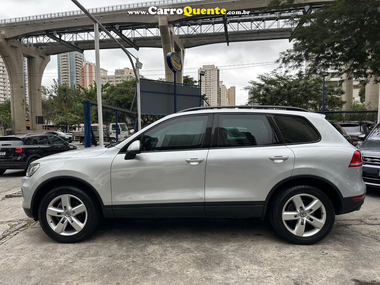 VOLKSWAGEN   TOUAREG 3.6 24V V6 280CV TIPTRONIC 5P   PRATA 2011 3.6 V6 GASOLINA - Loja
