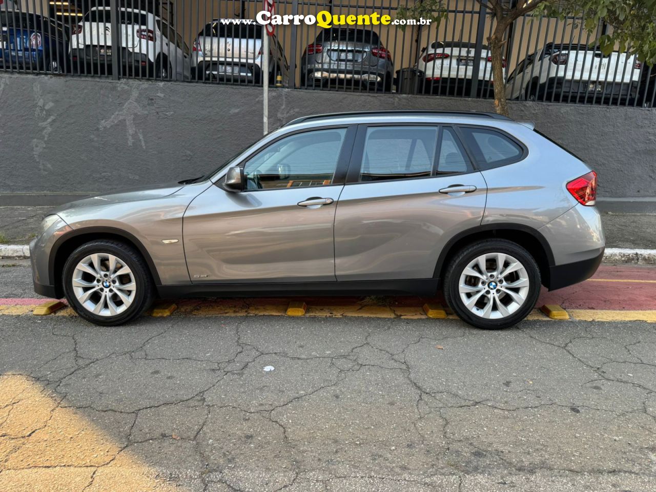 BMW   X1 SDRIVE 18I 2.0 16V 4X2 AUT.   CINZA 2013 2.0 GASOLINA - Loja