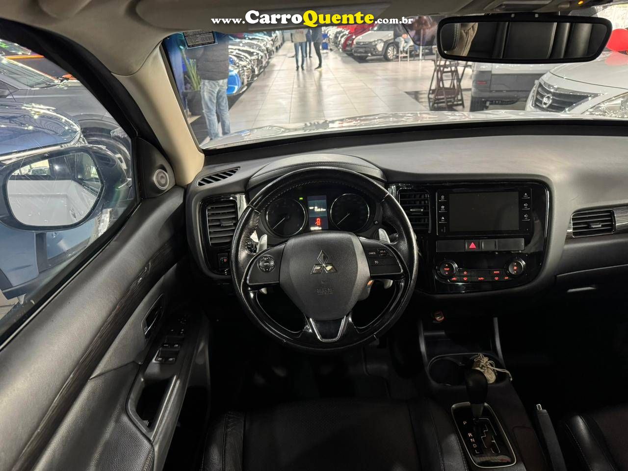 MITSUBISHI OUTLANDER 2.0 16V 2016 - Loja