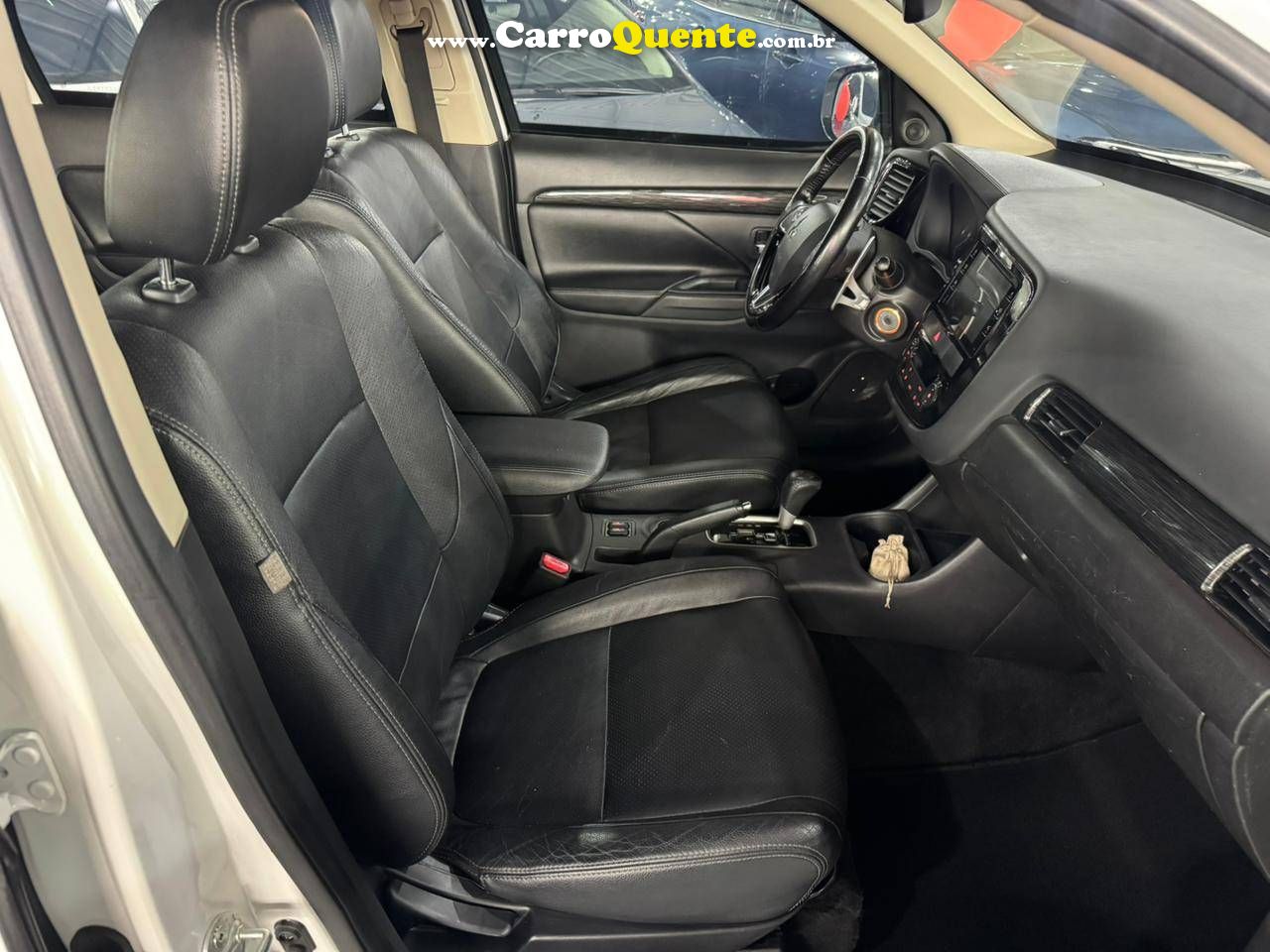 MITSUBISHI OUTLANDER 2.0 16V 2016 - Loja